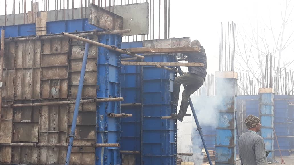 بتن ریزی سقف اول مسکونی ارغوان 20 دی ماه